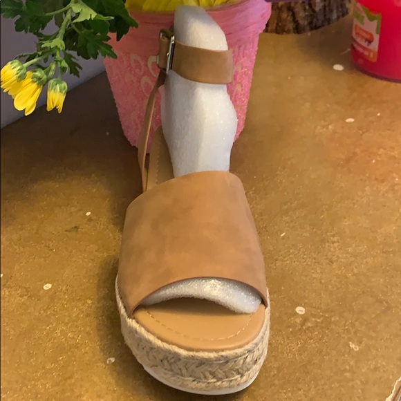 ❤️Cute Espadrille Wedge Shoes❤️ - Picture 4 of 5